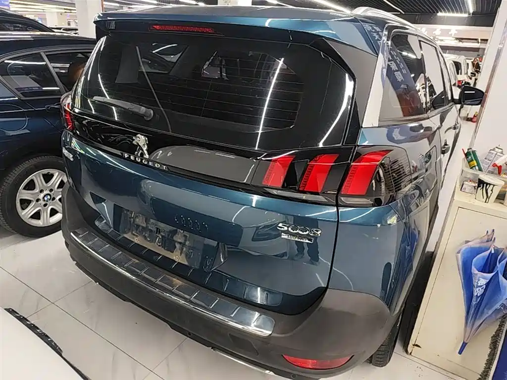 Peugeot 5008 2017 380THP 5-Seat Elite Edition фото 7