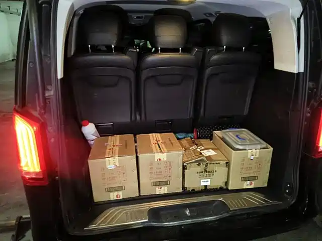 Mercedes-Benz V-Class 2018 V 260 L Premium Long Version China V — фото 5
