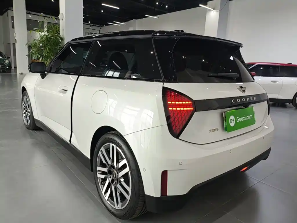 MINI Electric MINI COOPER 2025 2025 Model 456km COOPER E Classic