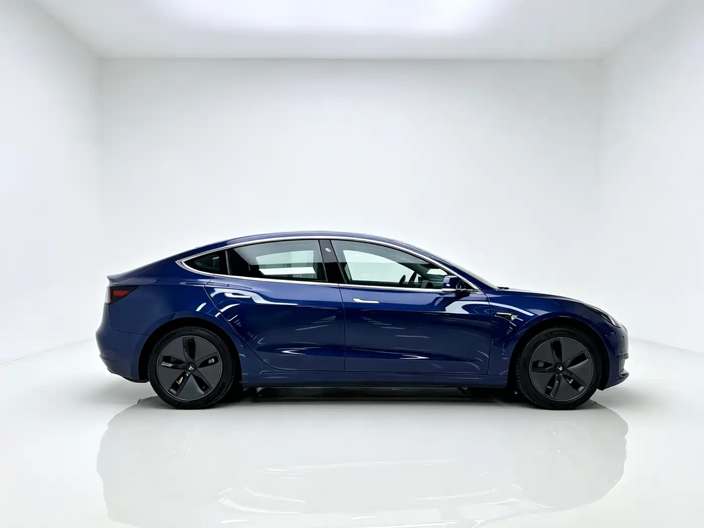 Фото 5 - Tesla Model 3