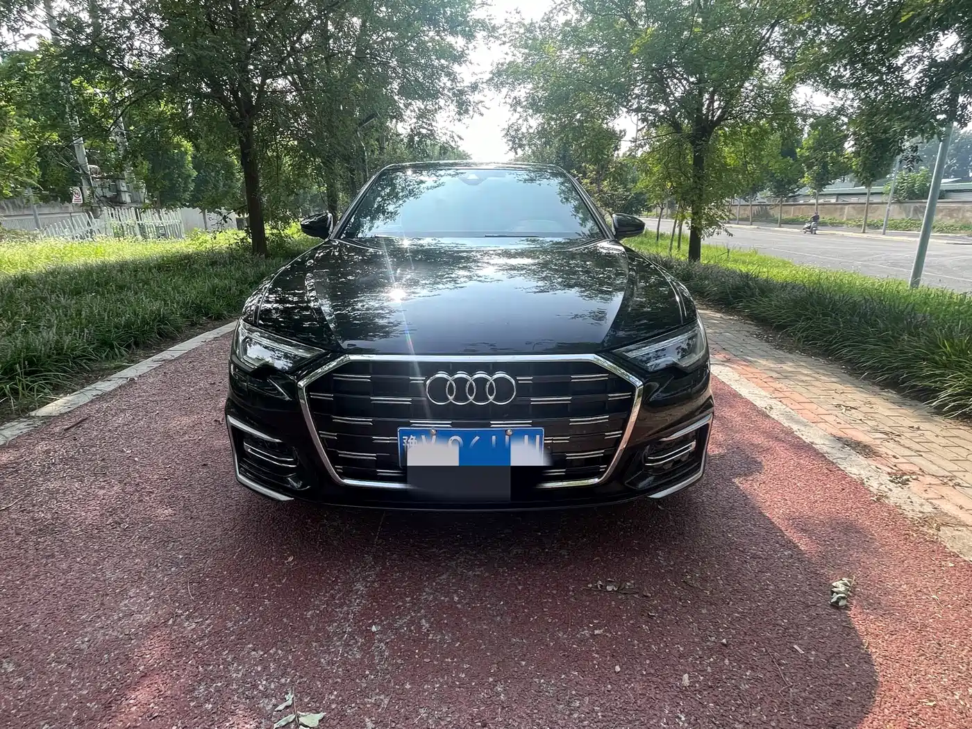 Photo 1 - Audi A6L