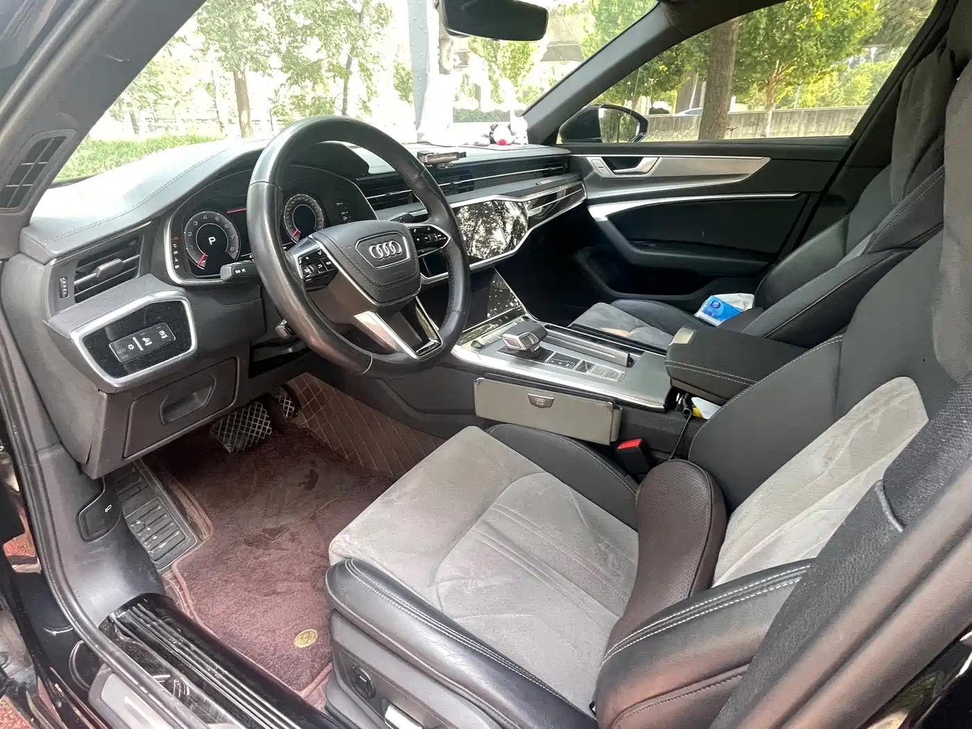 Photo 8 - Audi A6L