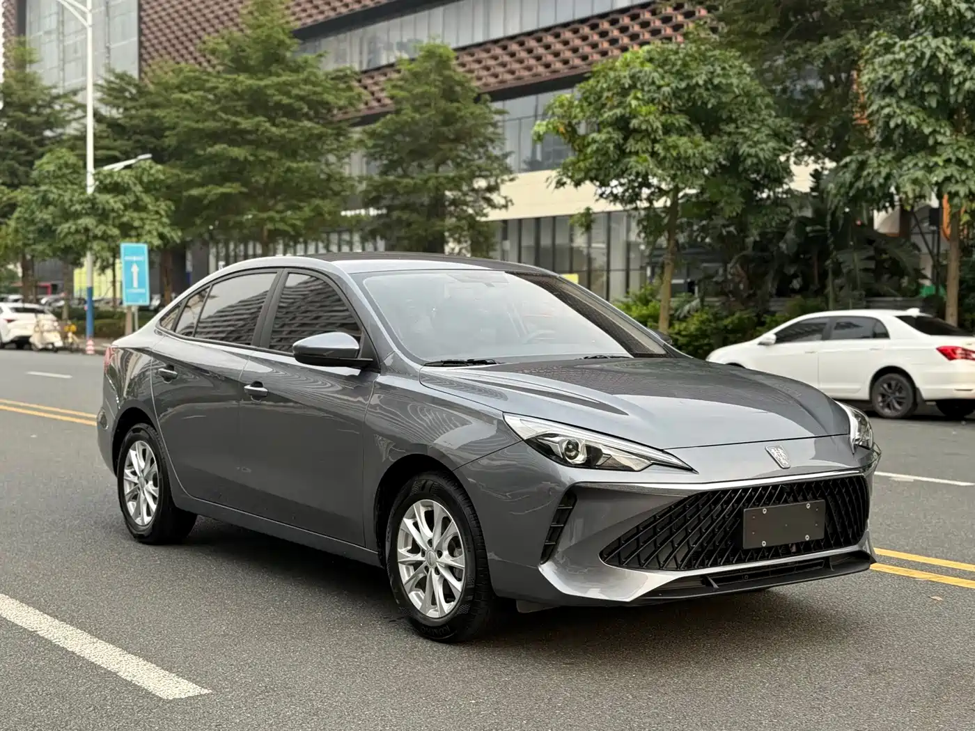 Roewe i5 2025 2023 1.5L Manual Comfort Edition