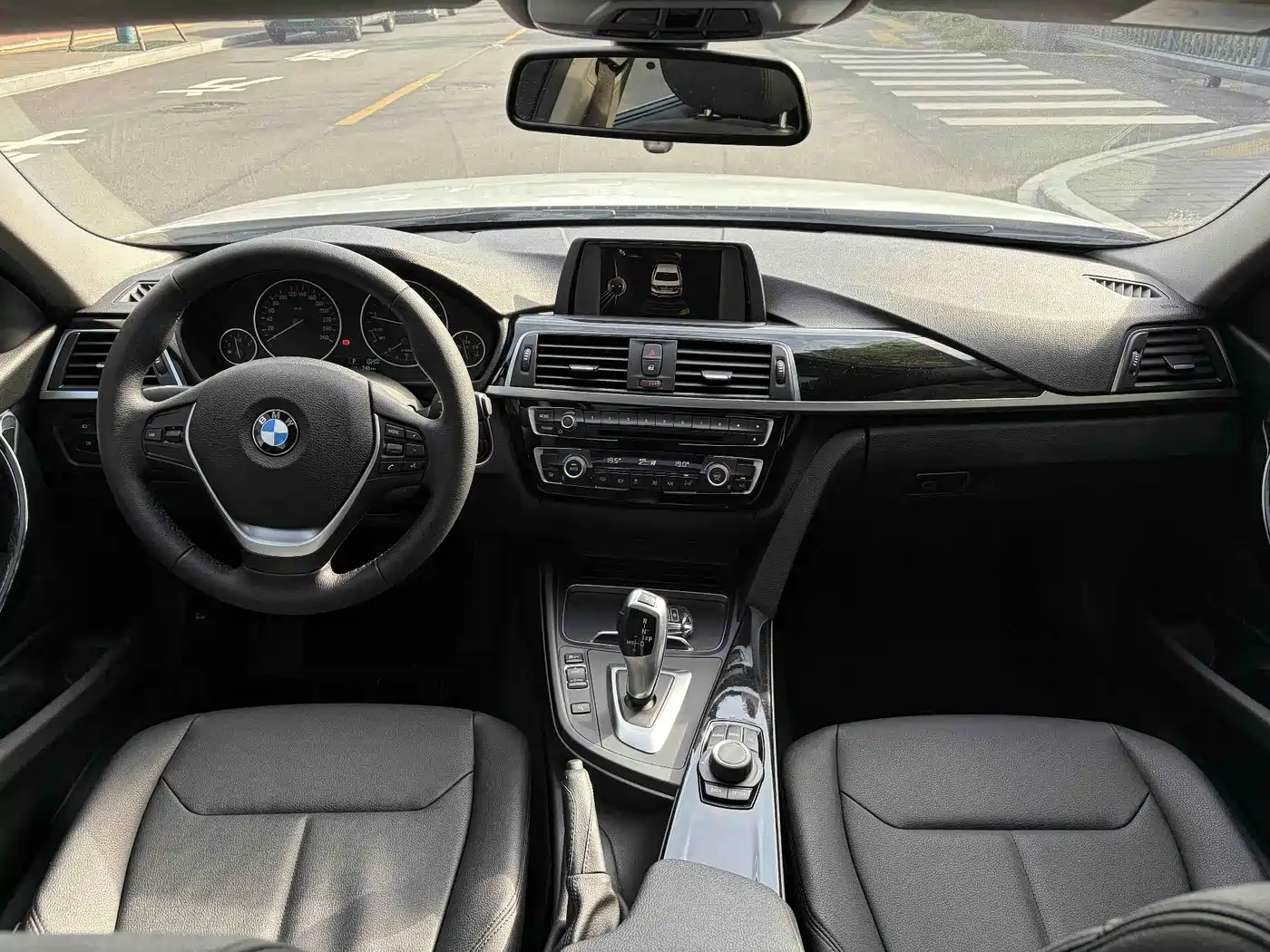 BMW 3 Series 2017 320Li Fashion фото 10