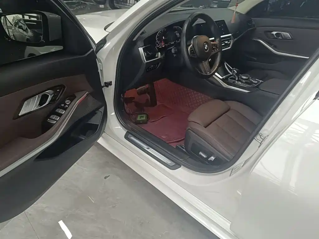 BMW 3 Series 2021 325Li M Sport Package фото 16