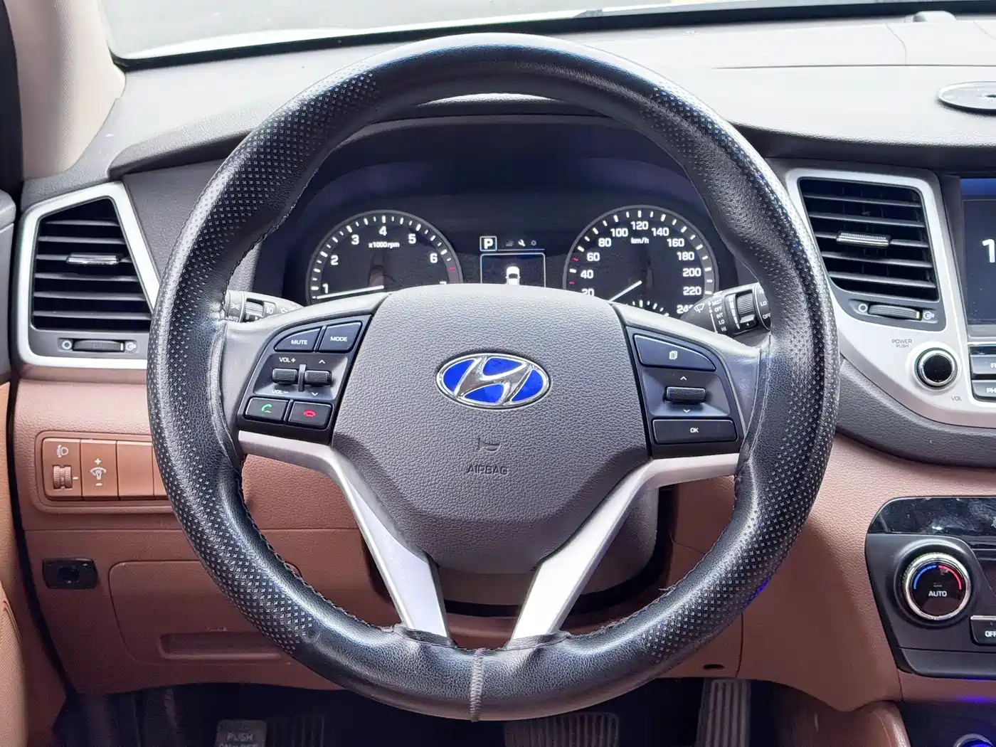 Hyundai Tucson 2015 1.6T Dual Clutch 2WD Smart фото 15