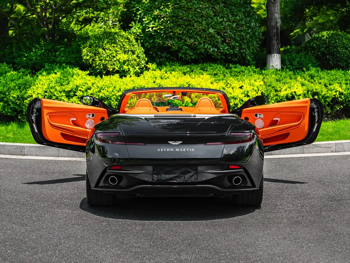 Aston Martin DB11 2023 4.0T V8 Volante фото 17