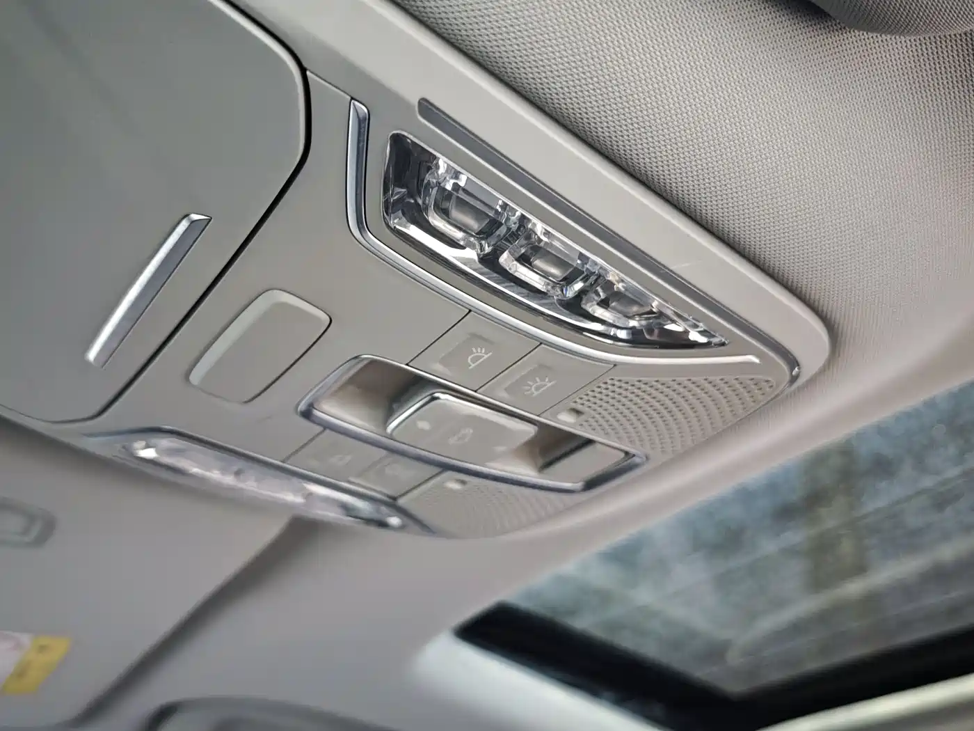 GAC Trumpchi Trumpchi M6 2021 270T DCT Elite Edition (7-Seater) фото 24