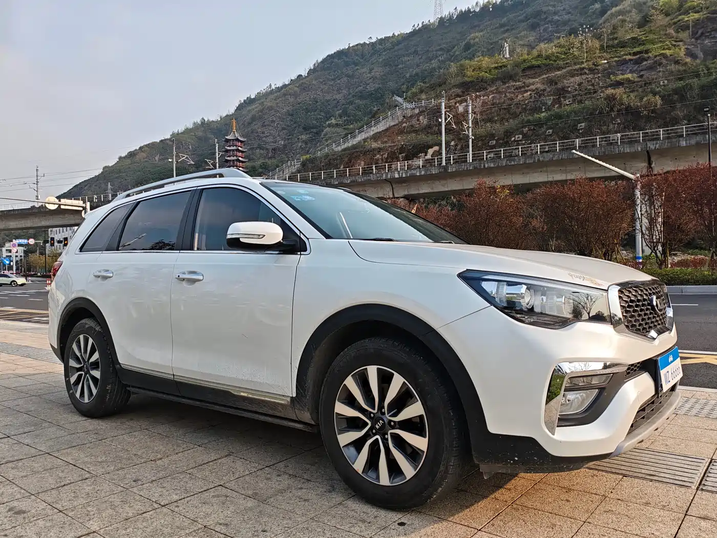 KIA KX7