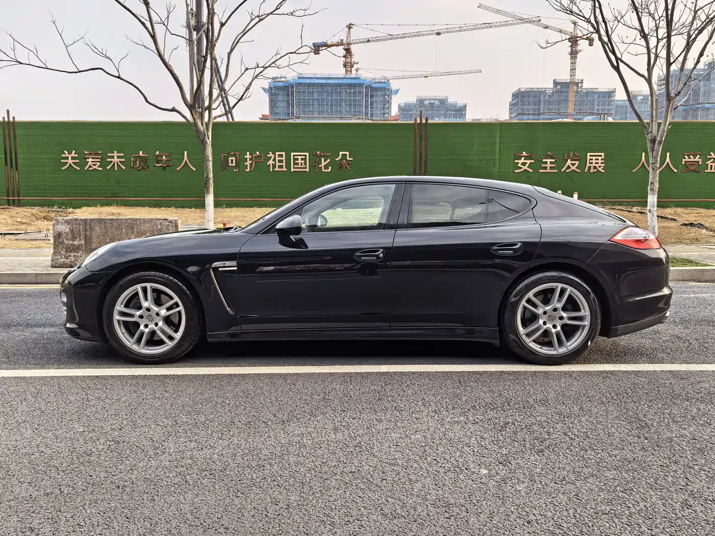 Porsche Panamera 2010 Panamera 4 3.6L фото 19