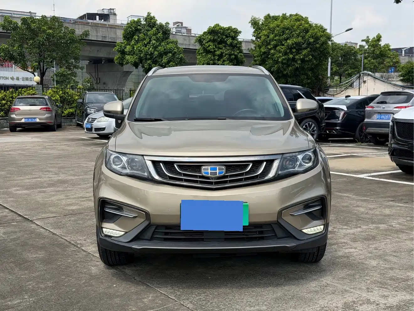 Photo 2 - Geely Atlas