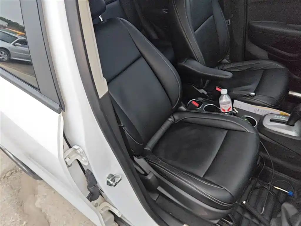 Chevrolet Trax 2016 1.4T Automatic 2WD Comfort Sunroof Edition фото 25