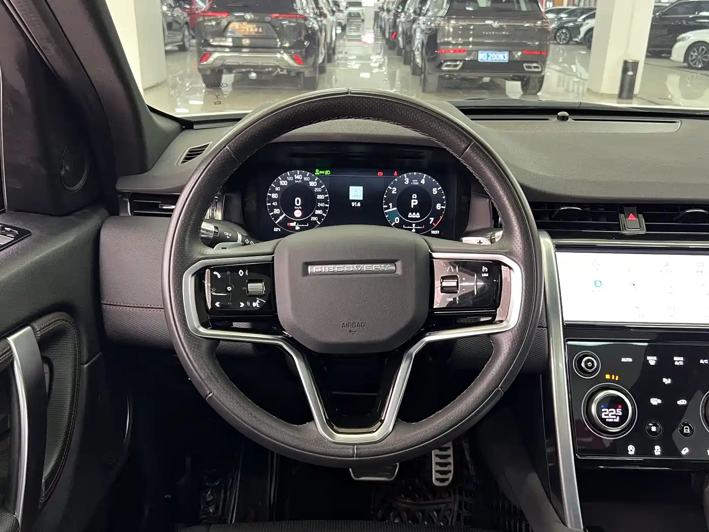 Land Rover Discovery Sport 2022 Model 249PS R-Dynamic S Performance Edition 5-Seater фото 15