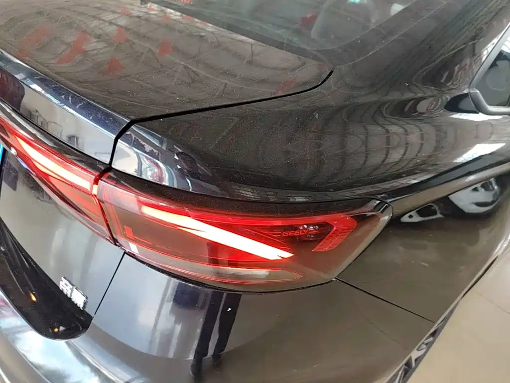 صورة 8 - Geely Emgrand