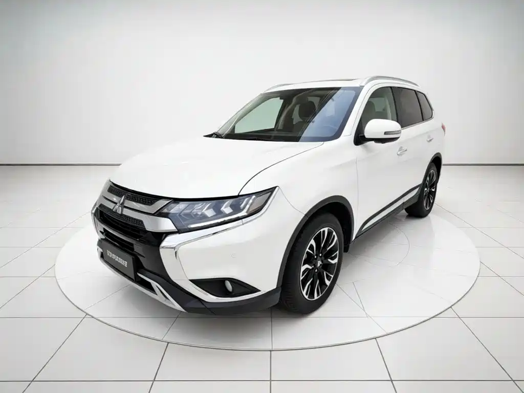 Mitsubishi Outlander 2019 — пригон из Китая