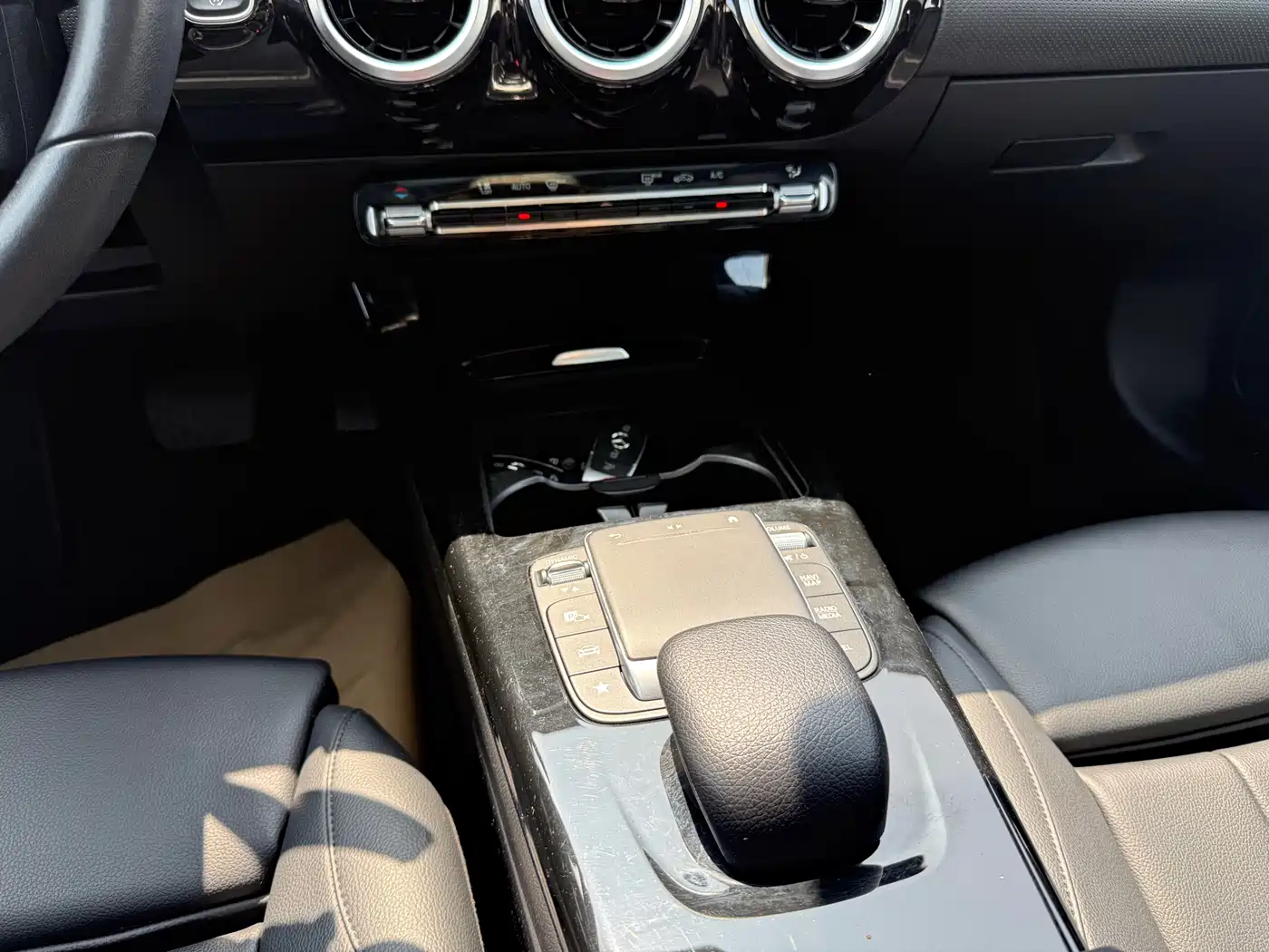 Mercedes-Benz A-Class 2021 A 200 L Sport Sedan Fashion Edition фото 9