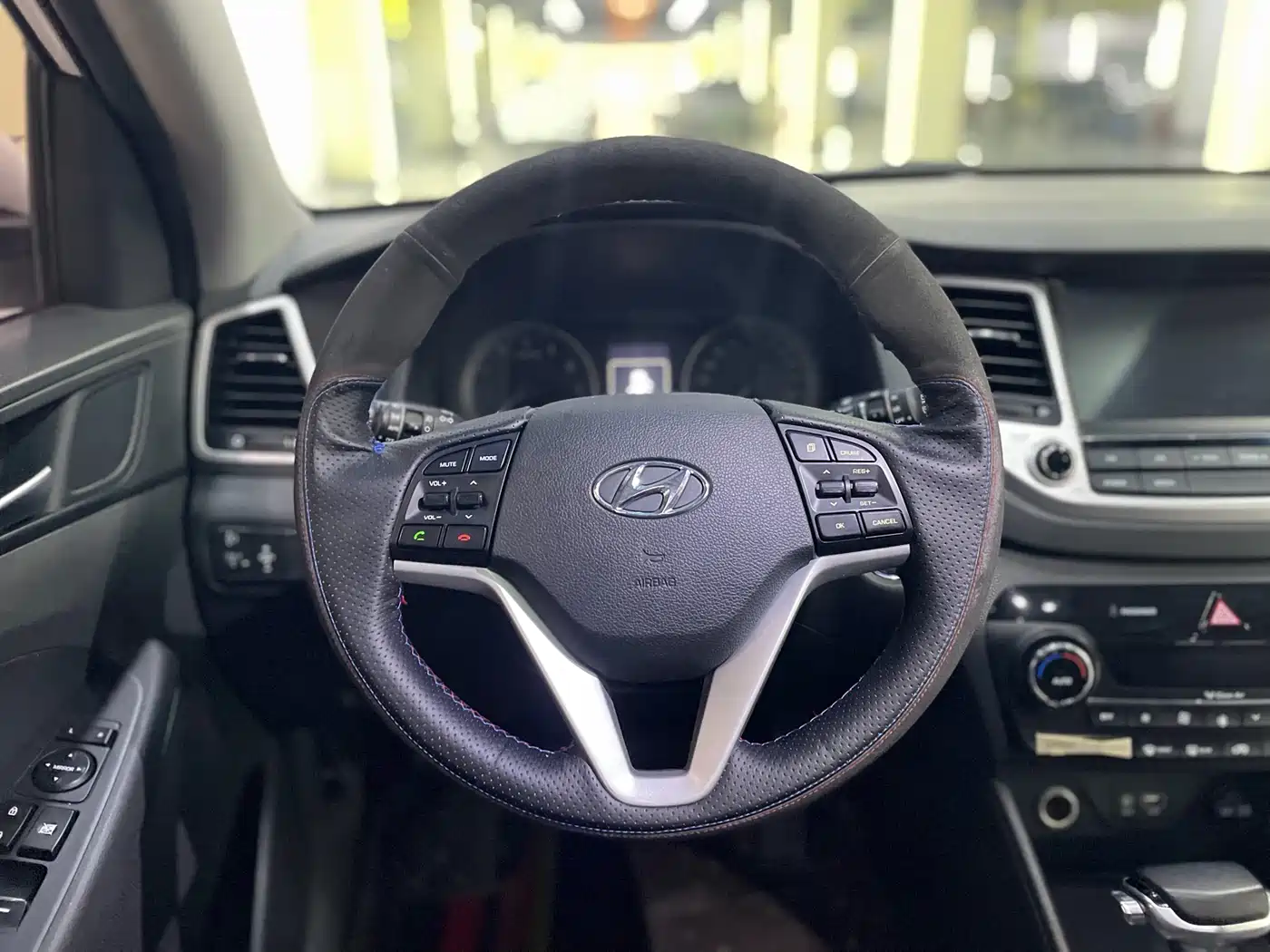 Hyundai Tucson 2018 1.6T DCT 2WD 15th Anniversary Special Edition фото 14