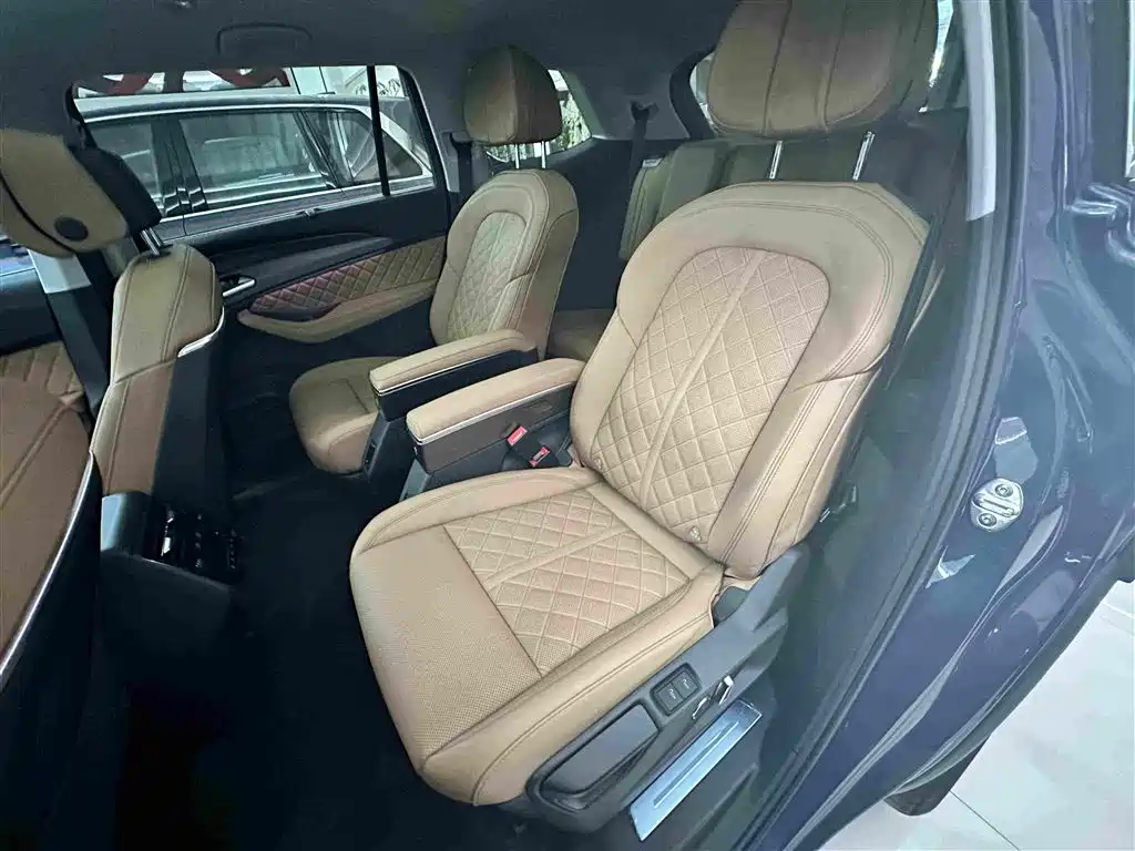 Audi Q6 2024 2024 45 TFSI quattro Qi Yun Yu Lin Package 6-seater