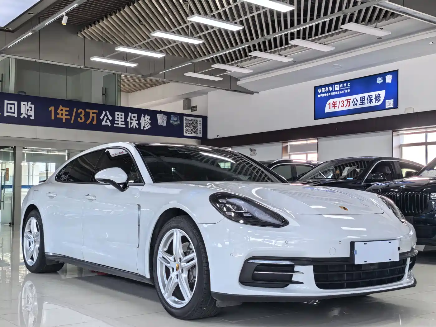 Porsche Panamera 2017 Panamera 4 Executive Long Wheelbase 3.0T фото 3