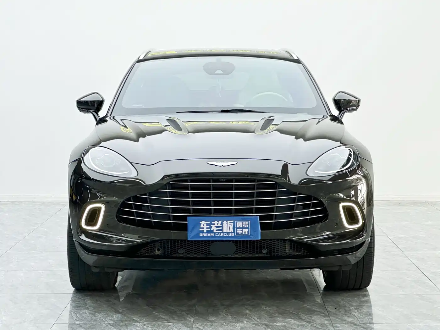 Aston Martin DBX 2022 2022 4.0T V8
