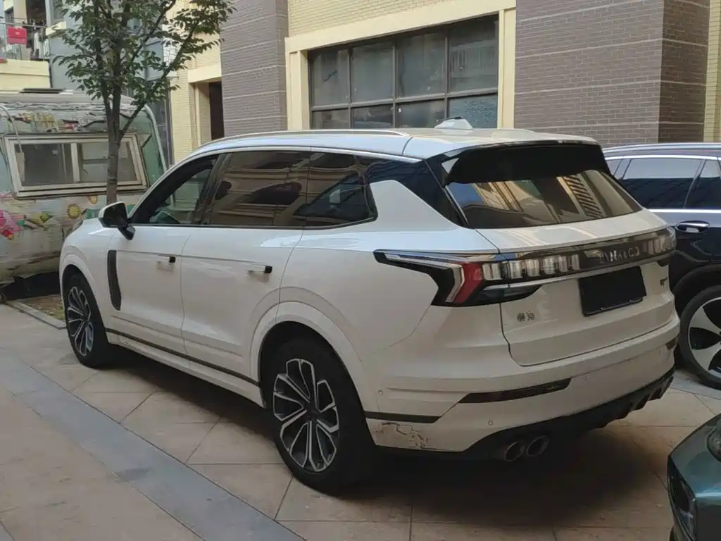 2025 Lynk & Co 09