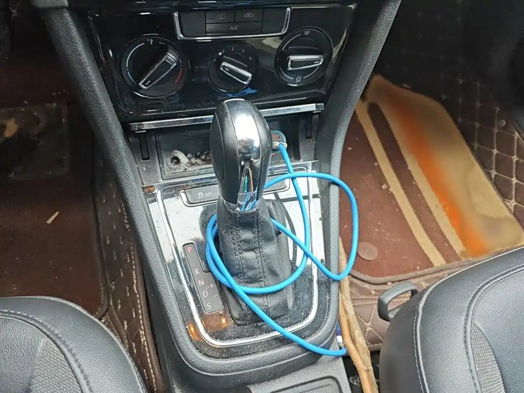 Volkswagen Bora 2014 1.6L Automatic Comfort Edition фото 7