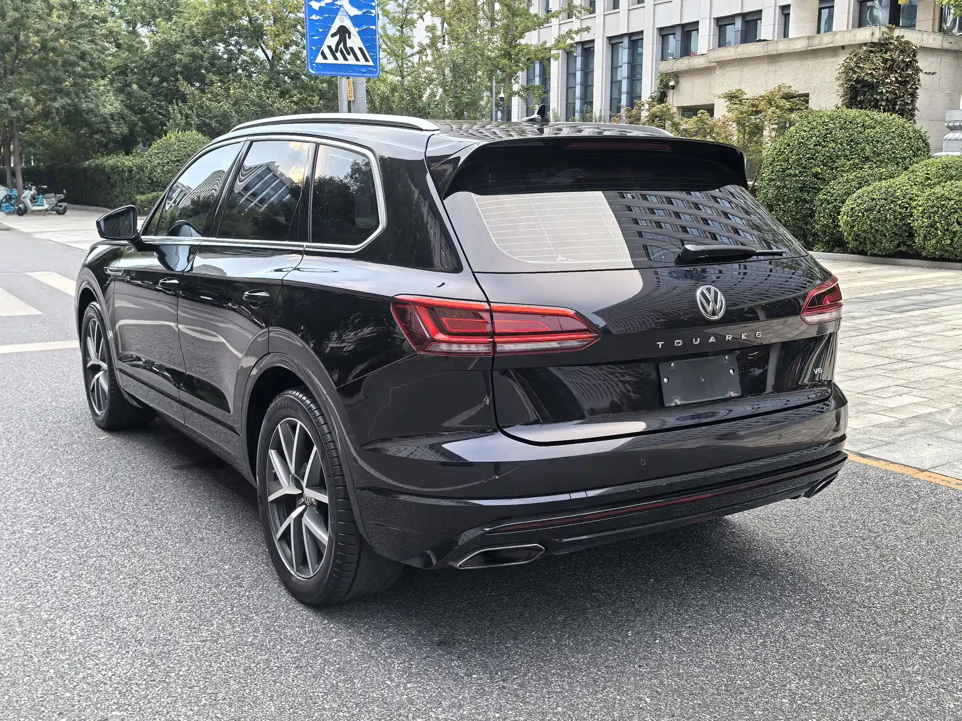 Фото 3 - Volkswagen Touareg