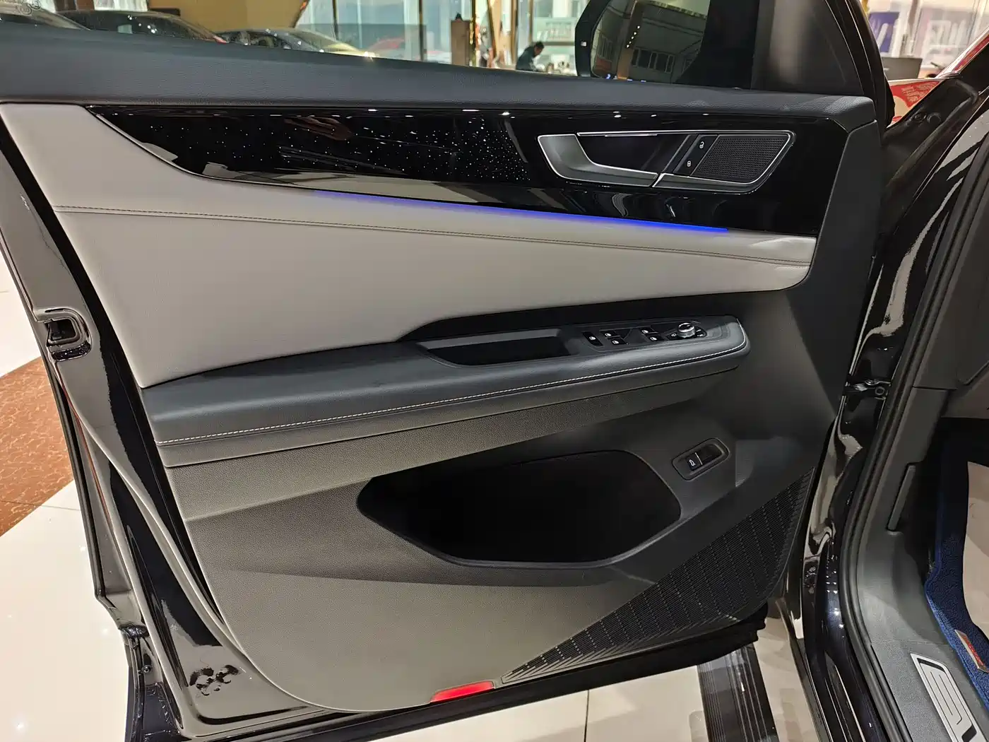 Volkswagen Teramont 2021 380TSI 4WD Premium Luxury Edition фото 3