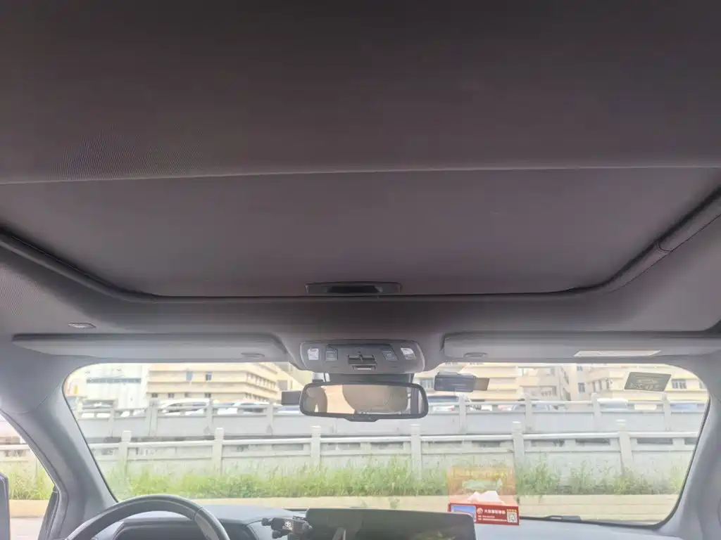 Photo 8 - Toyota Sienna
