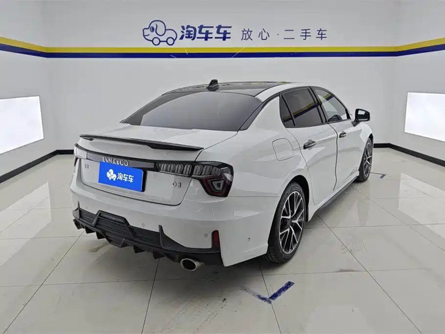 Lynk & Co 03 2022 1.5TD DCT Power Pro фото 3