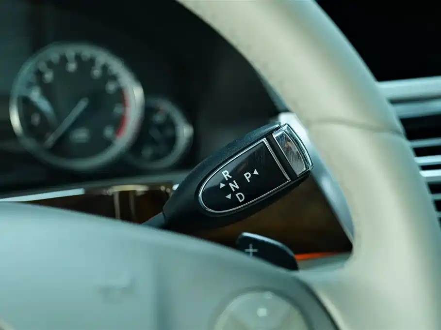 Mercedes-Benz E-Class 2012 E 300 L Elegance Model фото 21