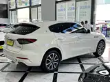 Photo 15 - Maserati Levante