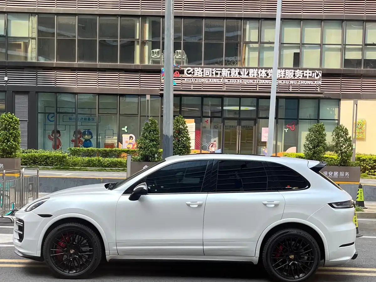 Porsche Cayenne 2011 Cayenne S 4.8L фото 5