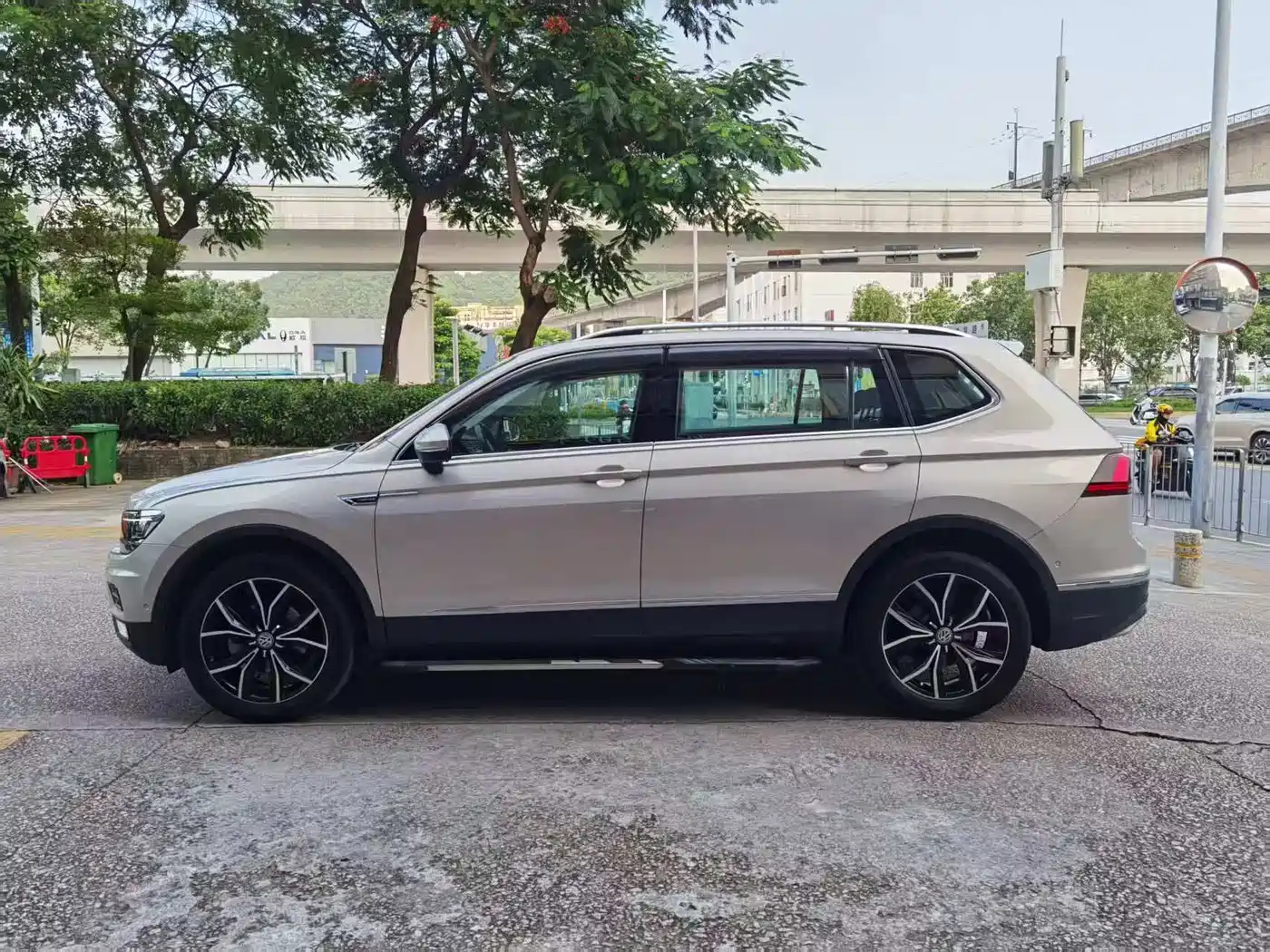 Volkswagen Tiguan L 2017 380TSI Automatic 4WD Flagship Edition фото 17