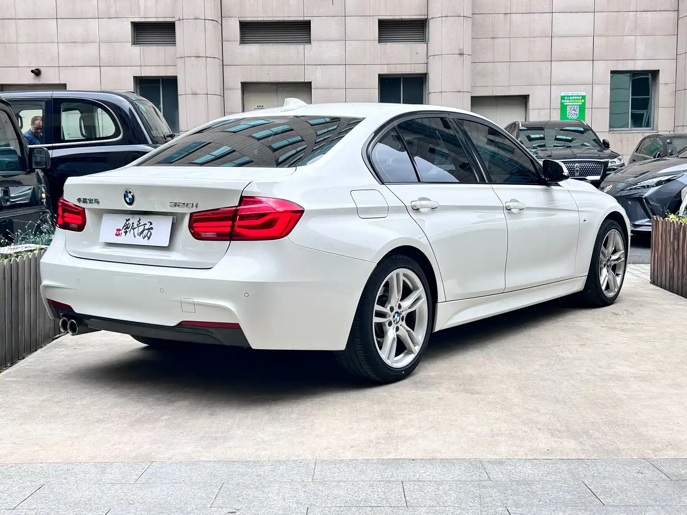 BMW 3 Series 2019 320i M Sport Package фото 4
