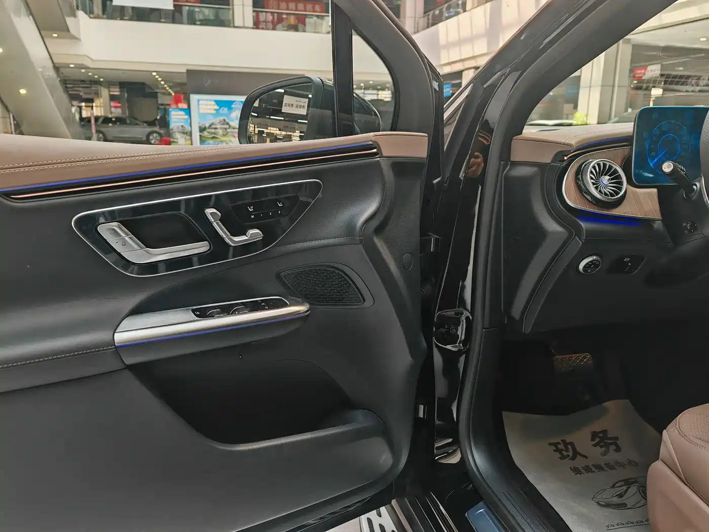 Mercedes-Benz EQE SUV 2024 500 4MATIC Pioneer Edition фото 14
