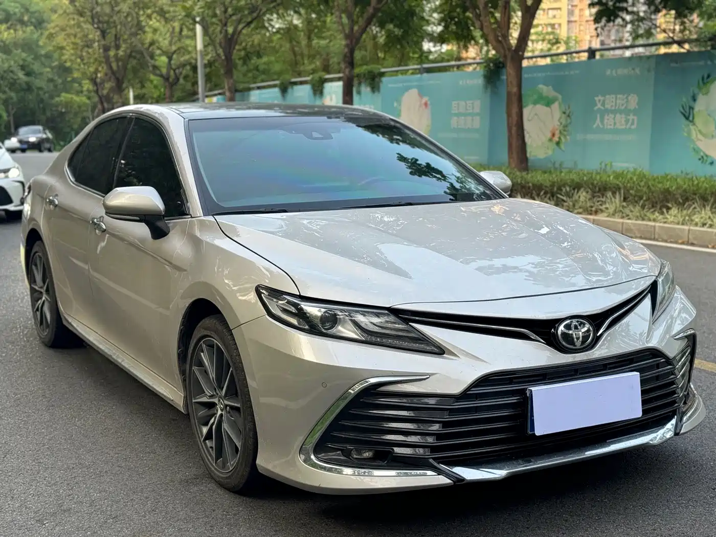 Фото 3 - Toyota Camry