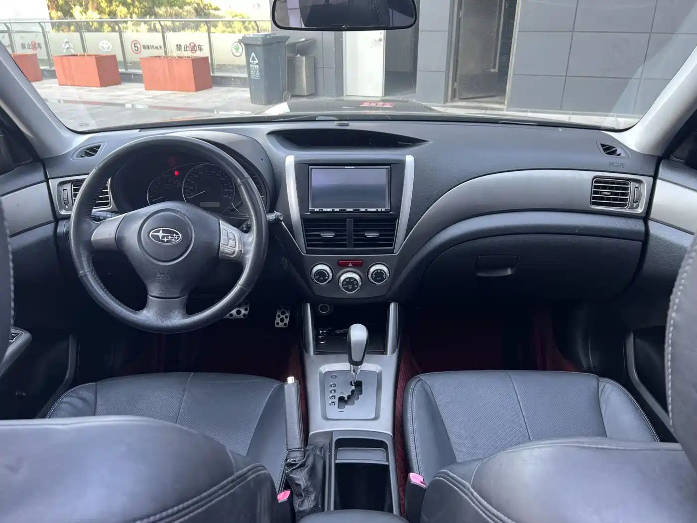 Subaru Forester 2010 2.5XT Luxury Navigation Edition фото 5