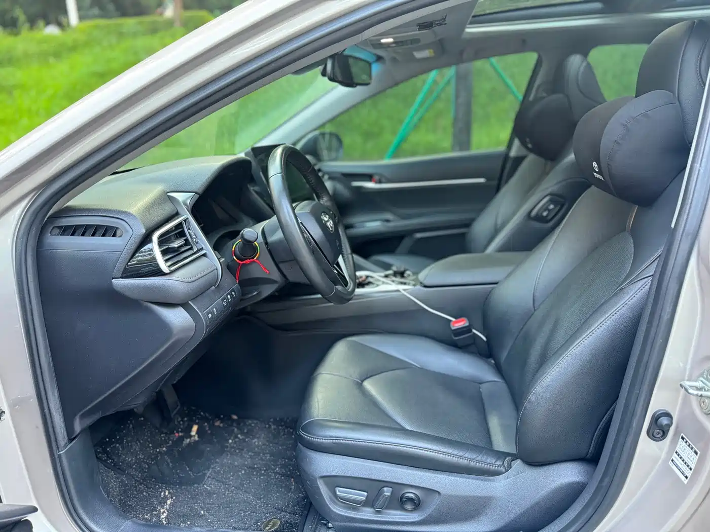 Фото 13 - Toyota Camry