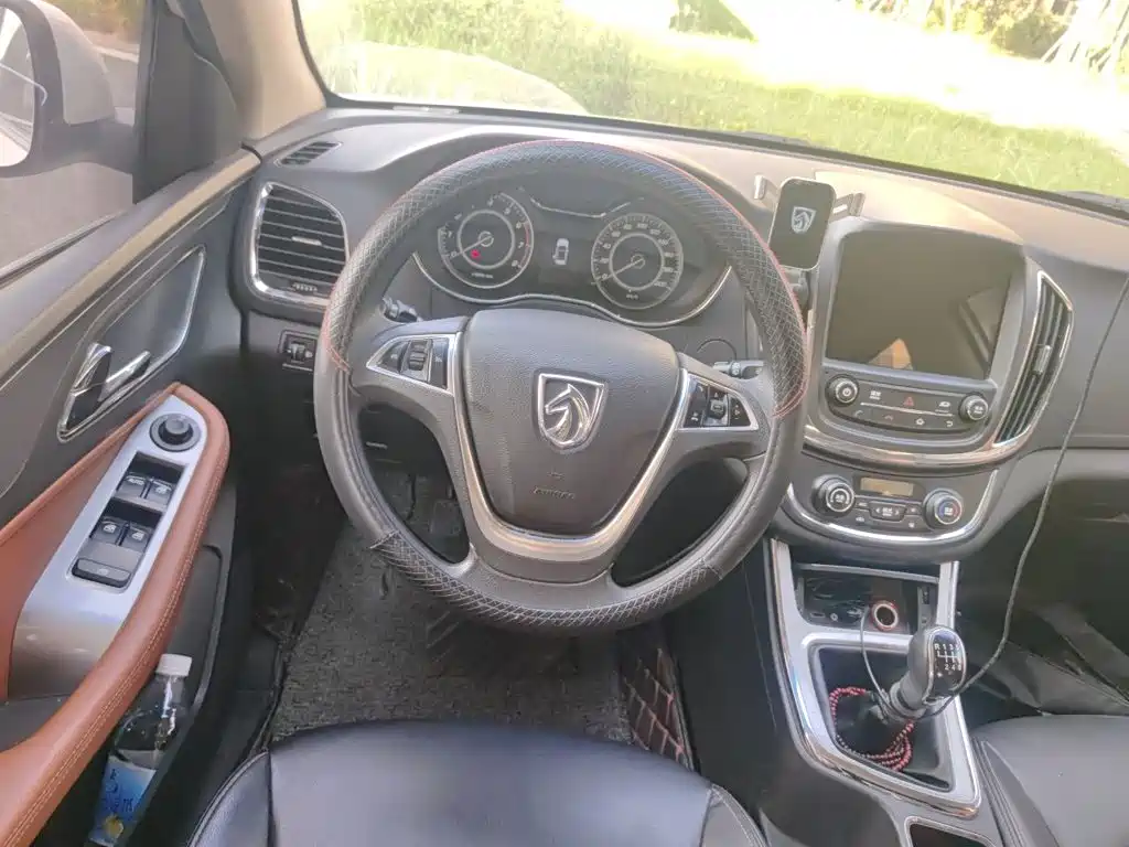 Baojun 560 2016 2016 1.8L Manual Elite