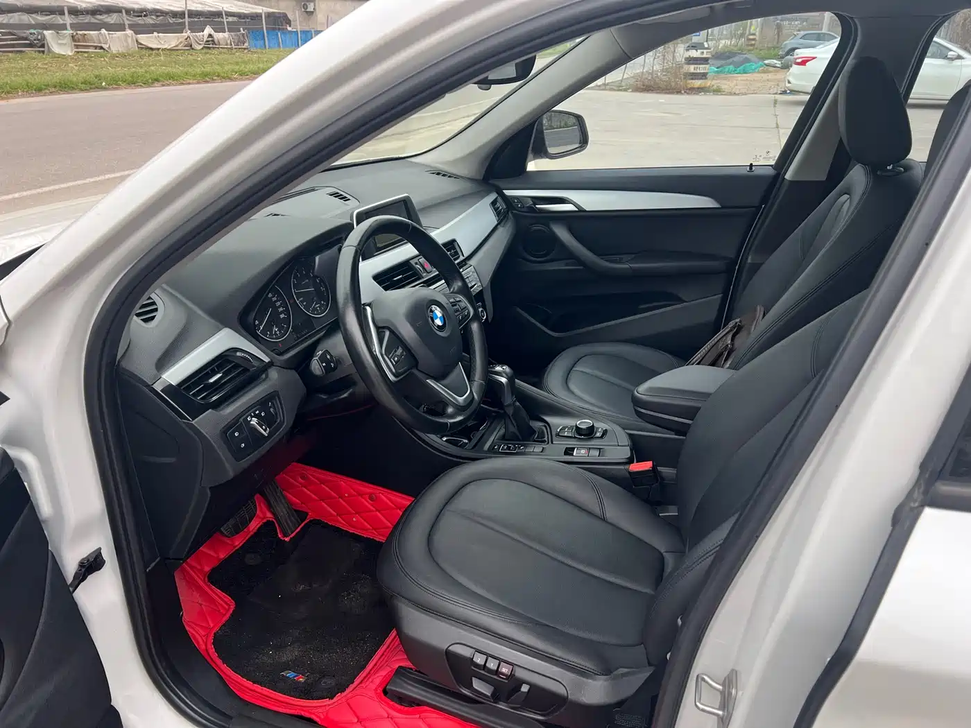 BMW X1 2016 sDrive18Li Premium Model фото 7