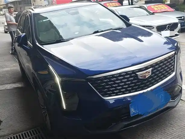 CADILLAC XT4