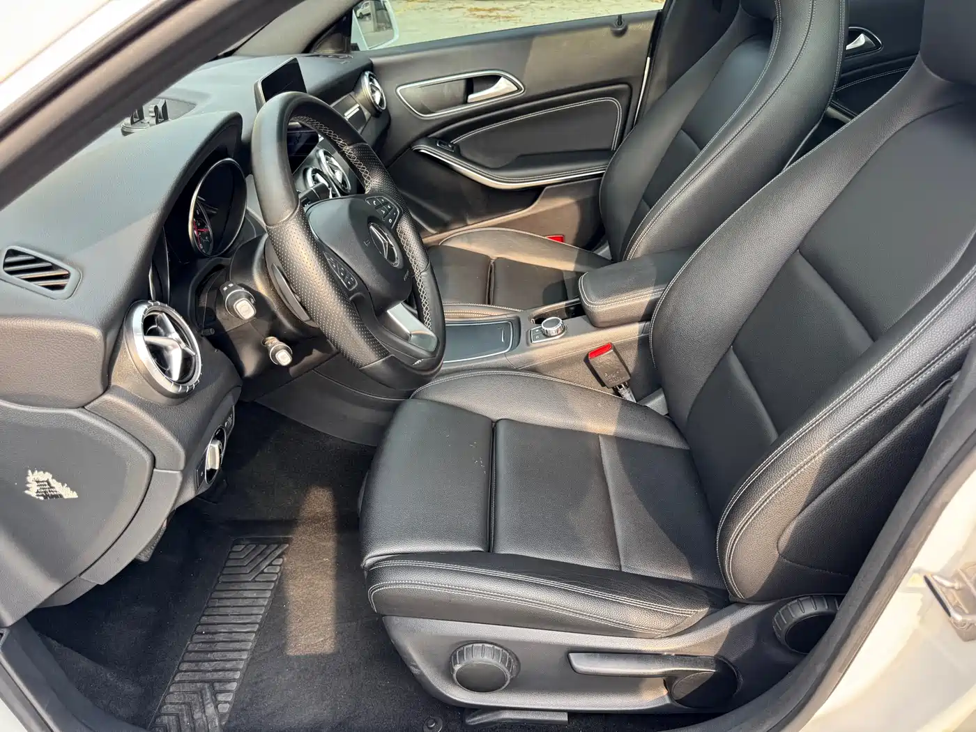 Mercedes-Benz CLA (Import) 2018 CLA 200 Dynamic Edition фото 19