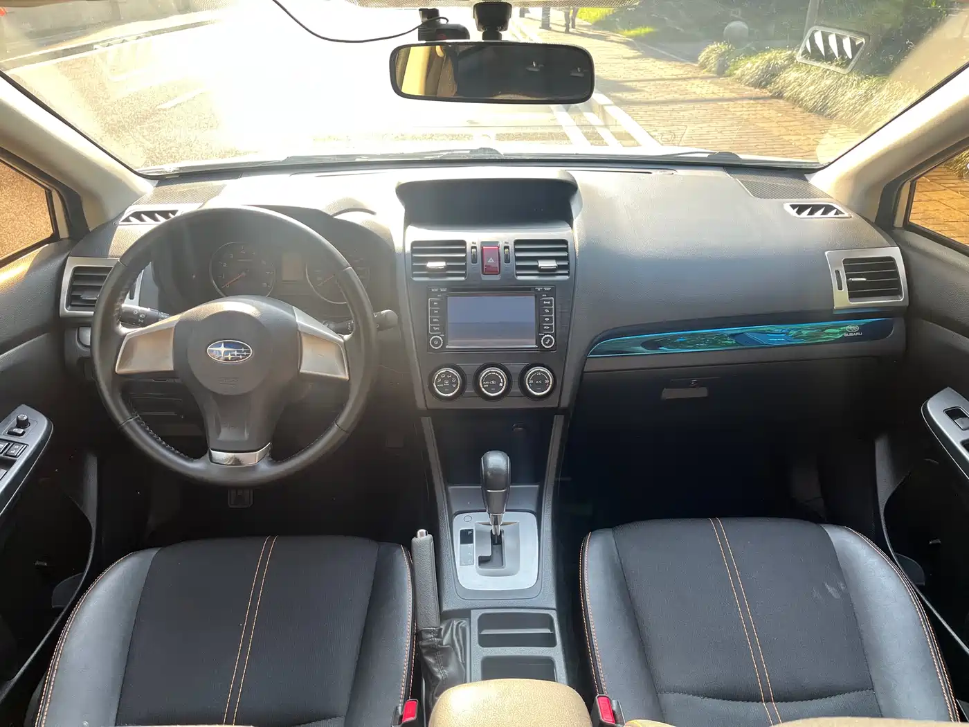 Subaru XV 2014 2.0i Comfort фото 9