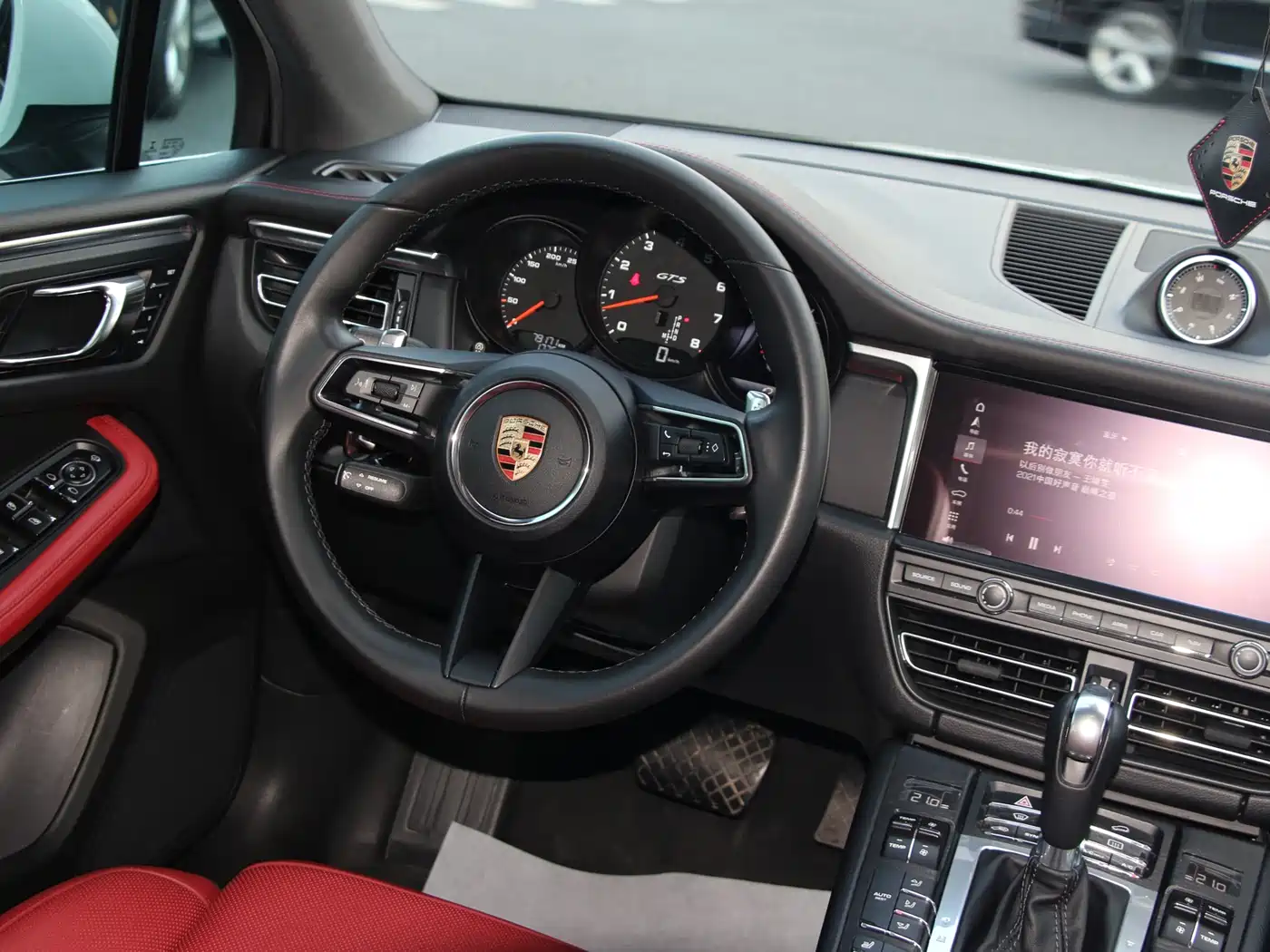 Porsche Macan 2017 Macan GTS 3.0T фото 10