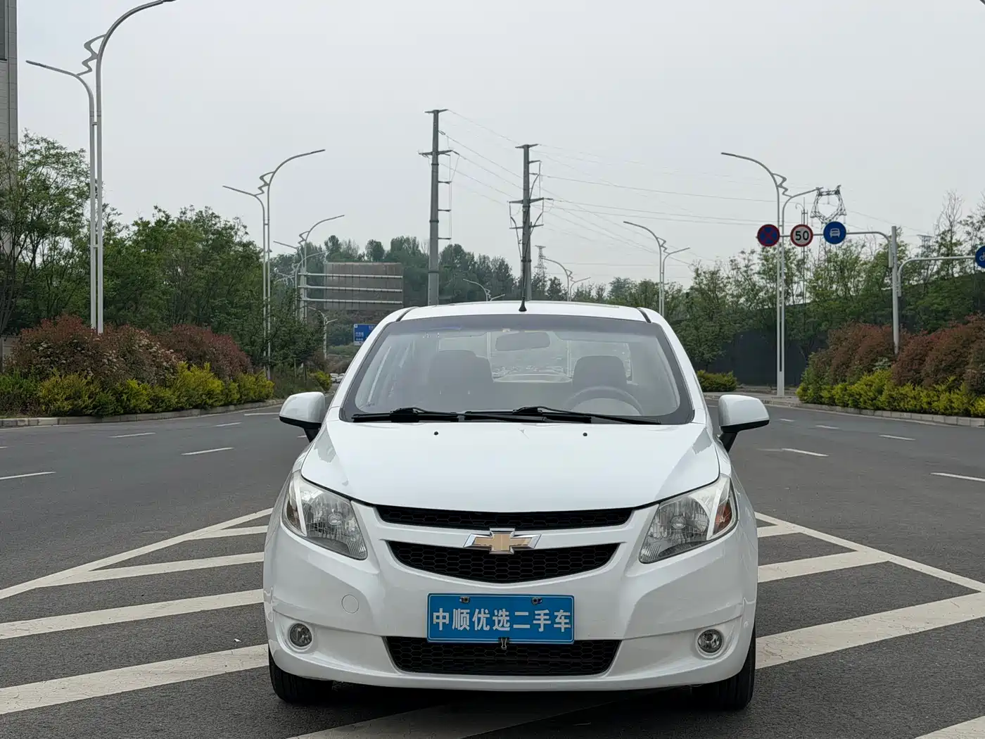 Chevrolet Sail 2013 Sedan 1.4L AMT Premium Edition фото 2