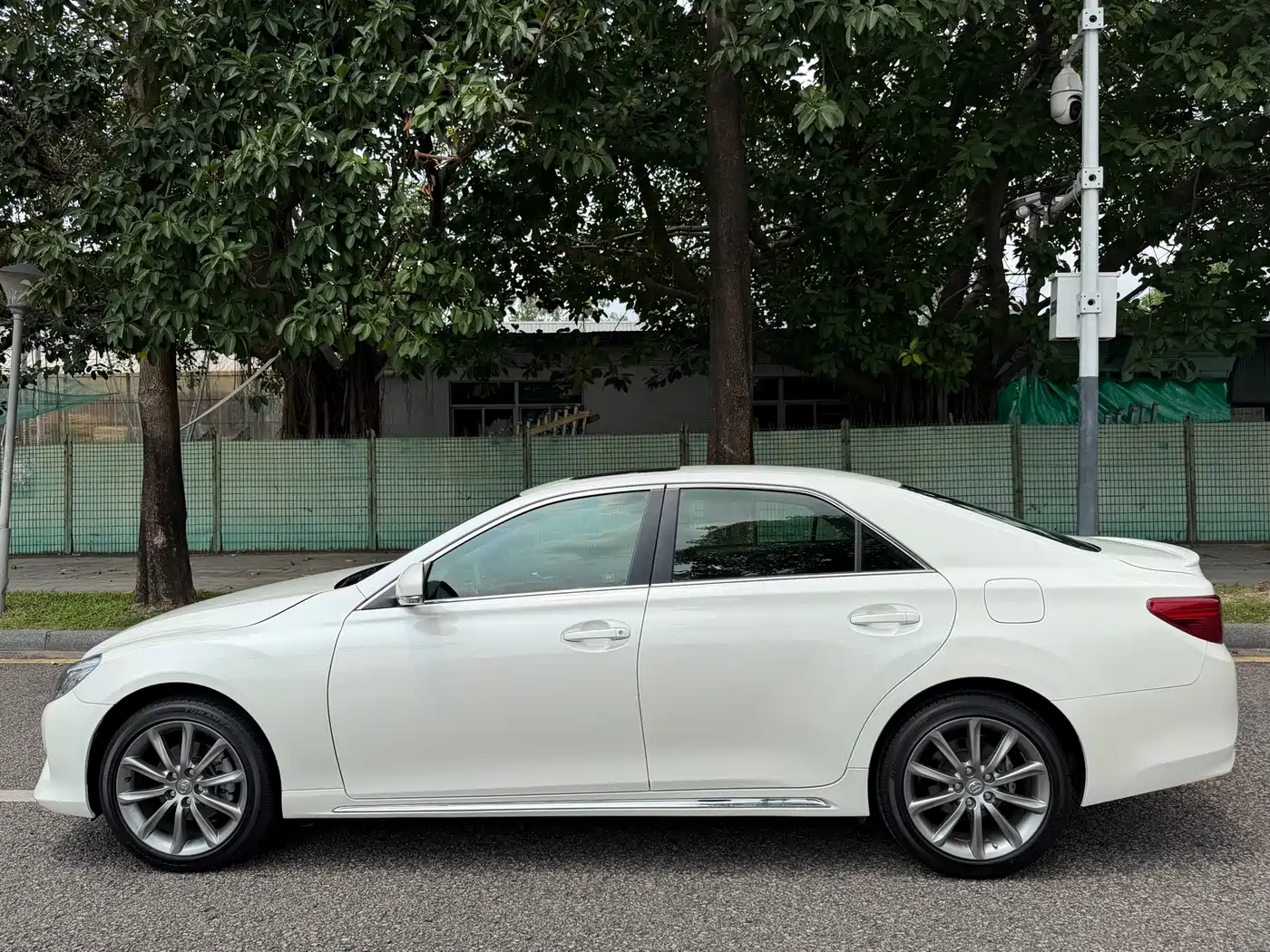 Toyota Reiz 2013 2.5V Shangrui Navigation Edition фото 7