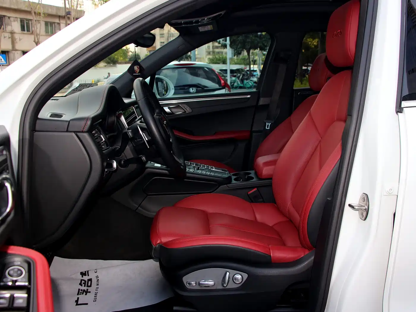 Porsche Macan 2017 Macan GTS 3.0T фото 23