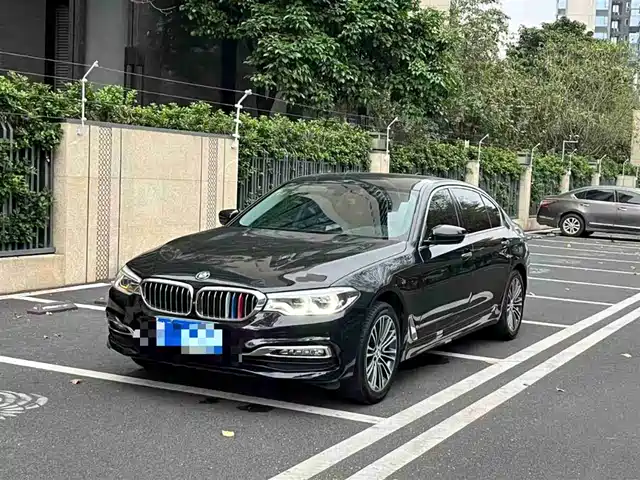 BMW 5 SERIES