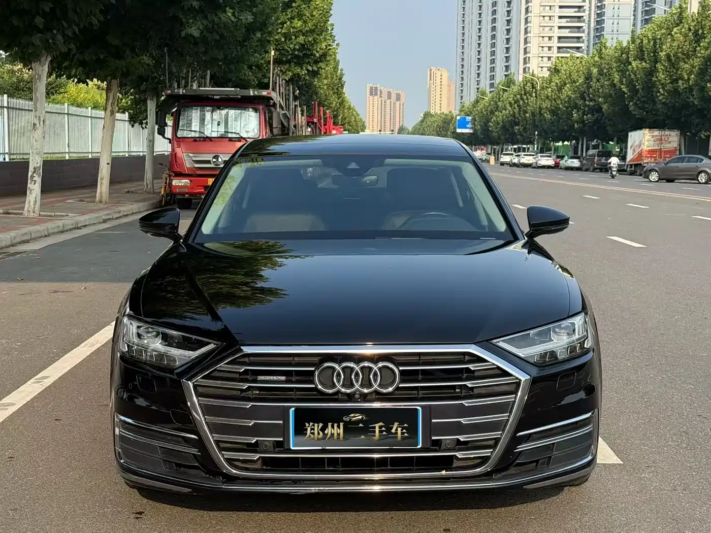Фото 2 - Audi A8